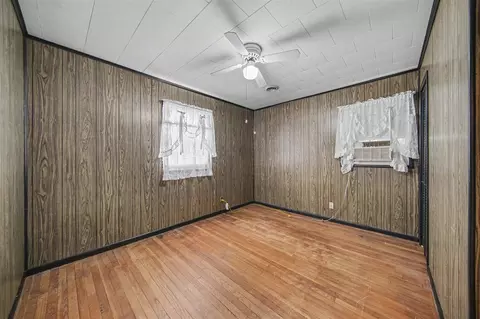 Bedroom - 718 N Elm, Jackson, MI 49202 photo 2 of 5