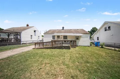 Exterior - 718 N Elm, Jackson, MI 49202 photo 2 of 3