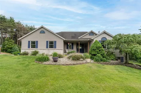 2124 Hilltop Vw, Dorr, MI 49323