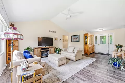 2124 Hilltop Vw, Dorr, MI 49323 photo 8