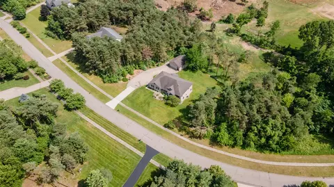 2124 Hilltop Vw, Dorr, MI 49323 photo 33