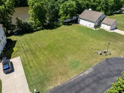 578 Swan Riv, Benton Harbor, MI 49022