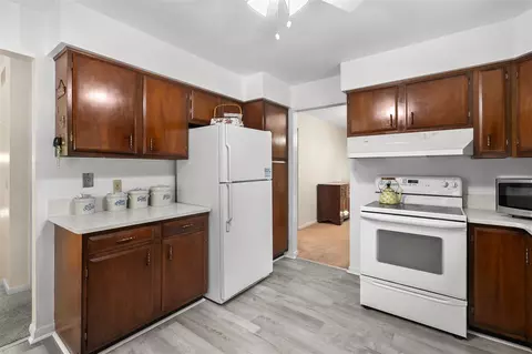 Kitchen - 7732 E S, Scotts, MI 49088 photo 3 of 4