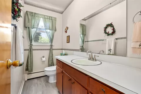 Bath - 7732 E S, Scotts, MI 49088 photo 1 of 3