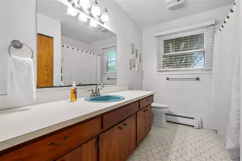 Bath - 7732 E S, Scotts, MI 49088 photo 3 of 3