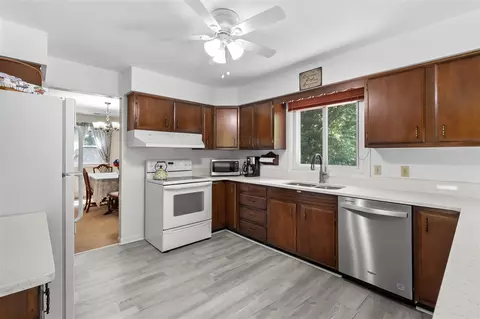 Kitchen - 7732 E S, Scotts, MI 49088 photo 1 of 4