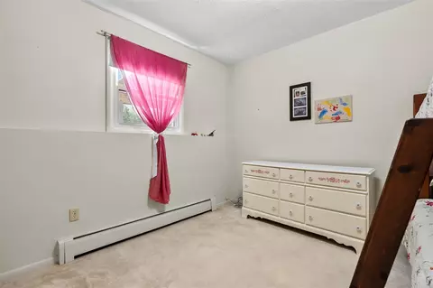 Bedroom - 7732 E S, Scotts, MI 49088 photo 3 of 7