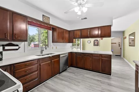 Kitchen - 7732 E S, Scotts, MI 49088 photo 2 of 4