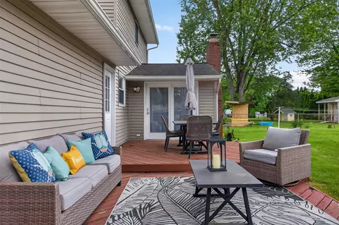 Exterior - 3324 Blue, Jackson, MI 49203 photo 5 of 9
