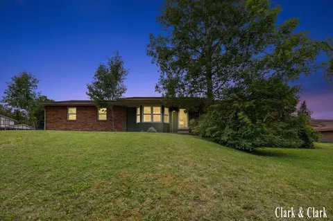 2068 Jamestown, Grand Rapids, MI 49508