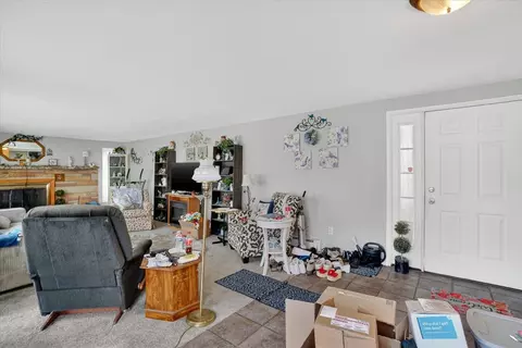 Entry Way - 1023 Evanston, Jackson, MI 49202 photo 3 of 3