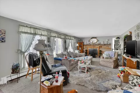 Living - 1023 Evanston, Jackson, MI 49202 photo 1 of 3