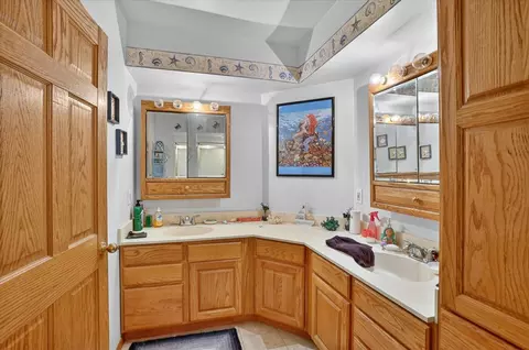 Bath - 1023 Evanston, Jackson, MI 49202 photo 3 of 3