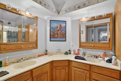 Bath - 1023 Evanston, Jackson, MI 49202 photo 1 of 3