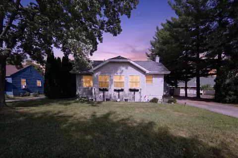 1023 Evanston, Jackson, MI 49202