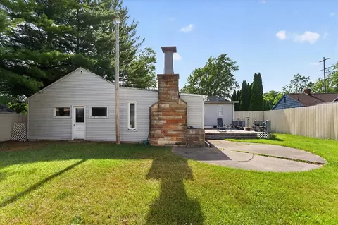Exterior - 1023 Evanston, Jackson, MI 49202 photo 9 of 10