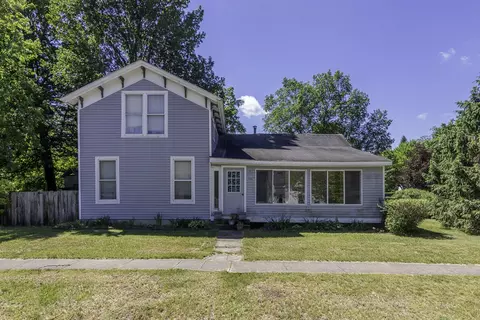 506 E 2nd, Lawton, MI 49065