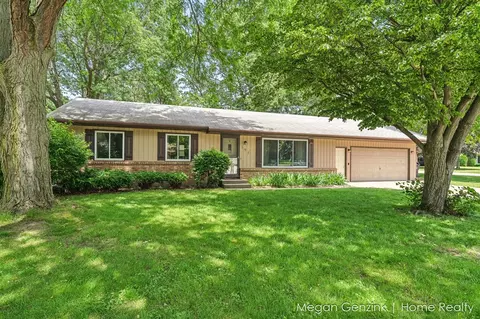 195 Surry Oak, Holland, MI 49424