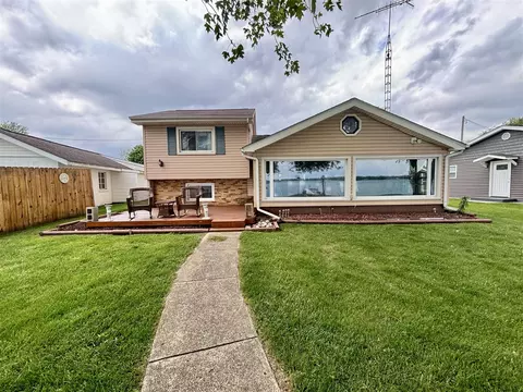 163 Lakeside, Quincy, MI 49082