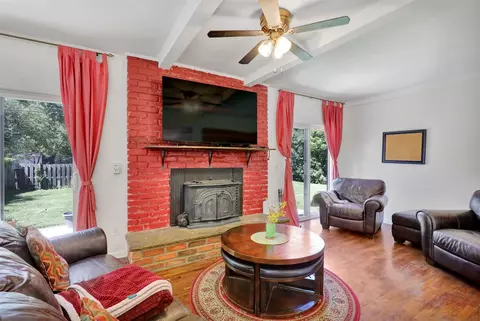 Living - 4142 Rivershell, Lansing, MI 48911 photo 3 of 4