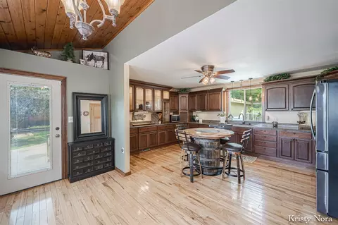 5937 E Pakes, Crystal, MI 48818 photo 4