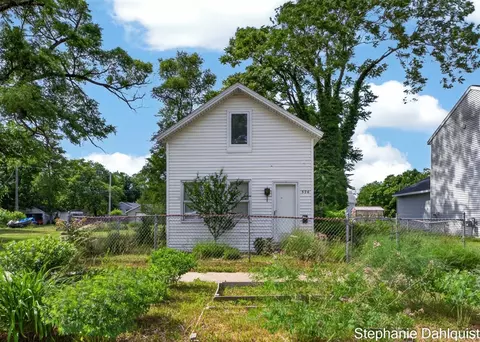 326 Mason, Muskegon, MI 49441