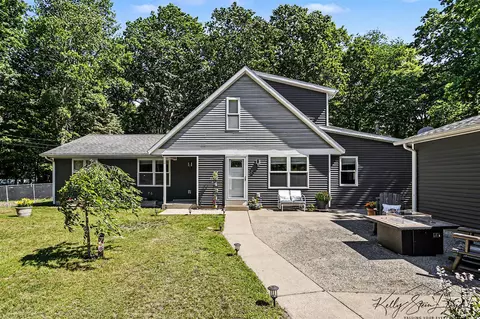 17566 Blue Star Memorial, South Haven, MI 49090