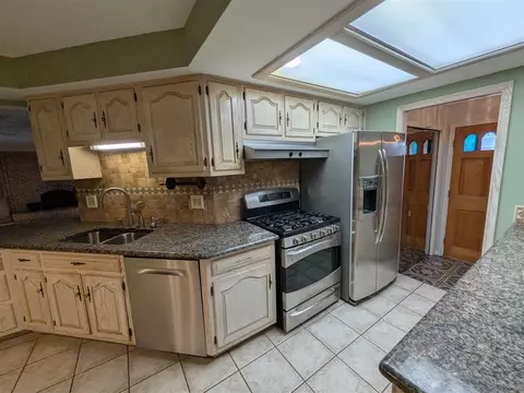 Kitchen - 11235 Common, Warren, MI 48093 photo 1 of 3