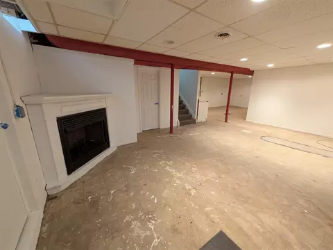 Living - 11235 Common, Warren, MI 48093 photo 1 of 1