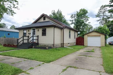 806 W Three, Three Rivers, MI 49093