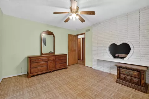 Bedroom - 2717 Fishbeck, Howell, MI 48843 photo 4 of 10