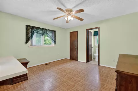 Bedroom - 2717 Fishbeck, Howell, MI 48843 photo 5 of 10