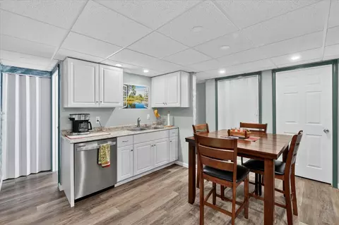 Kitchen - 2717 Fishbeck, Howell, MI 48843 photo 7 of 8