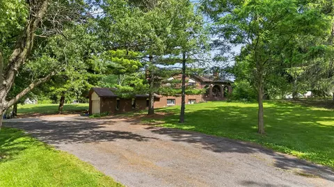 Exterior - 2717 Fishbeck, Howell, MI 48843 photo 3 of 17