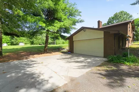 Exterior - 2717 Fishbeck, Howell, MI 48843 photo 10 of 17