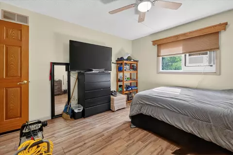 Bedroom - 2717 Fishbeck, Howell, MI 48843 photo 1 of 10