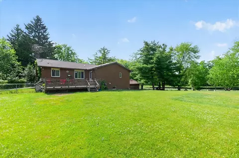 Exterior - 2717 Fishbeck, Howell, MI 48843 photo 12 of 17