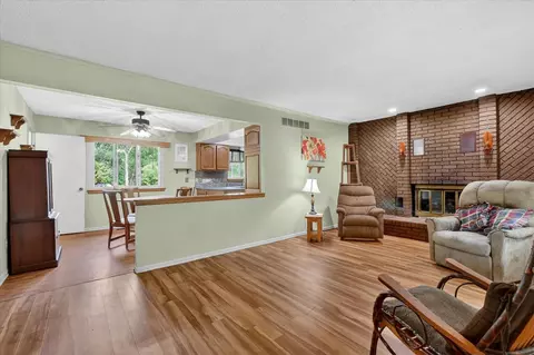 Living - 2717 Fishbeck, Howell, MI 48843 photo 3 of 5