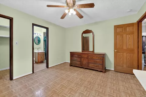 Bedroom - 2717 Fishbeck, Howell, MI 48843 photo 6 of 10