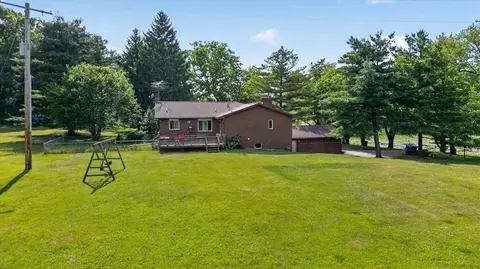 Exterior - 2717 Fishbeck, Howell, MI 48843 photo 16 of 17