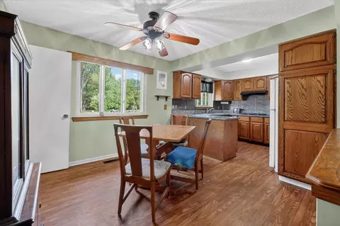 Dining - 2717 Fishbeck, Howell, MI 48843 photo 1 of 4