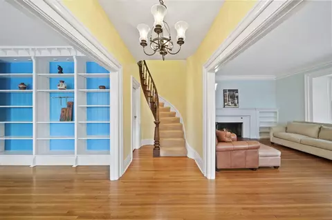 Entry Way - 208 Glasgow, Jackson, MI 49201 photo 1 of 1