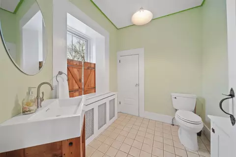 Bath - 208 Glasgow, Jackson, MI 49201 photo 1 of 4