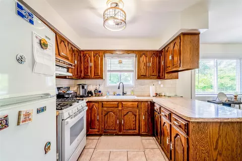 Kitchen - 39001 Wade, Romulus, MI 48174 photo 2 of 2