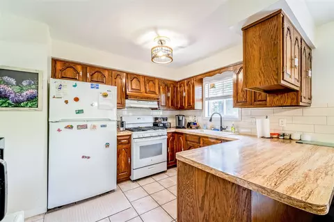 Kitchen - 39001 Wade, Romulus, MI 48174 photo 1 of 2