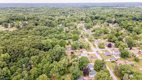 View/Area - 39001 Wade, Romulus, MI 48174 photo 3 of 7