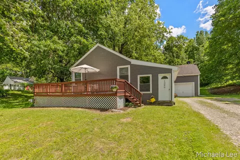13086 Grand Riv, Lowell, MI 49331