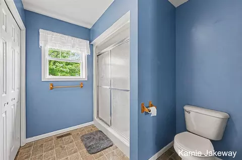 Bath - 836 Morgan, Belding, MI 48809 photo 3 of 3