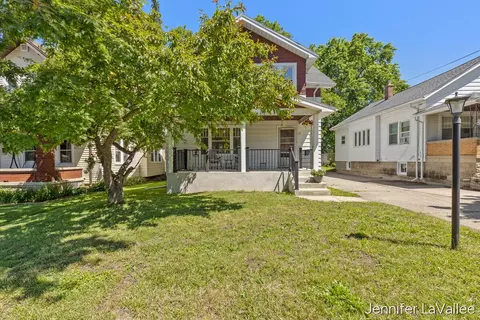 17 Burr Oak, Grand Rapids, MI 49505