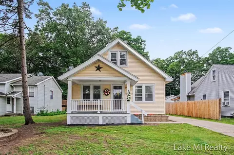 3639 Burlingame, Wyoming, MI 49509